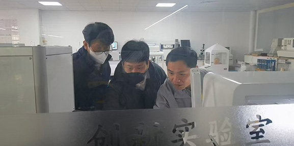 韓國客戶來華紡定制的儀器上做實(shí)驗(yàn)對數(shù)據(jù)